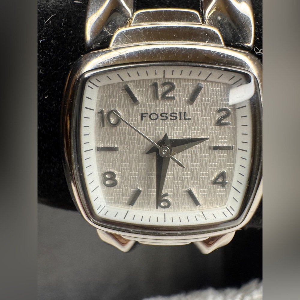 Fossil Silver Watch - Picture 6 of 12